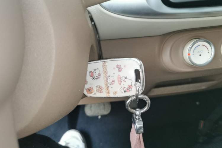 Used Wuling Hongguang MINIEV 2025 Four-Door Version Advanced Edition Vehicle Key