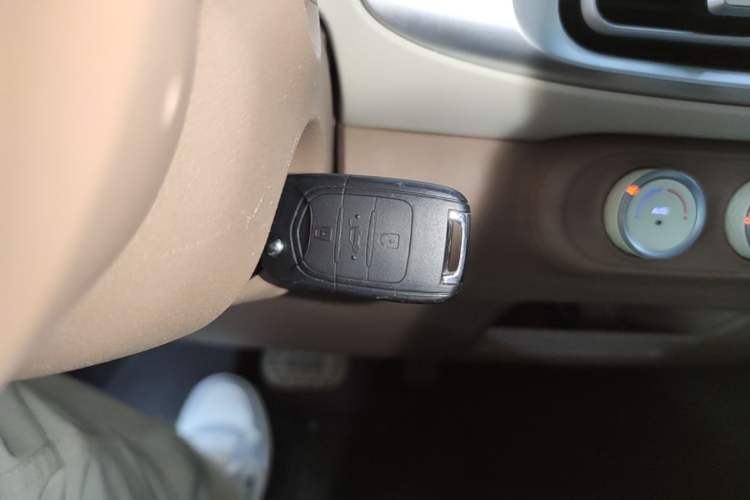 Used Wuling Hongguang MINIEV 2025 Four-Door Version Advanced Edition Vehicle Key