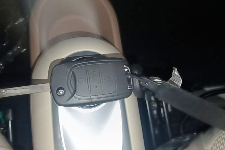 Used Wuling Hongguang MINIEV 2025 Four-Door Version Advanced Edition Vehicle Key
