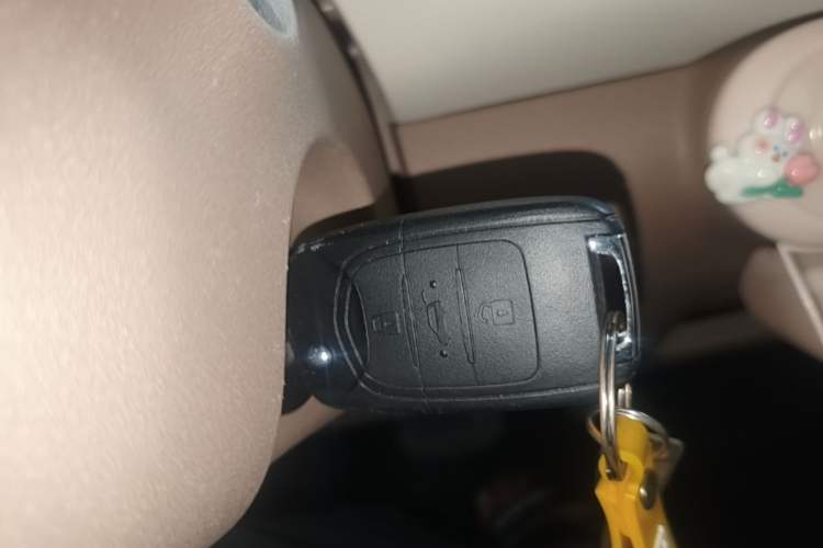 Used Wuling Hongguang MINIEV 2025 Four-Door Version Advanced Edition Vehicle Key