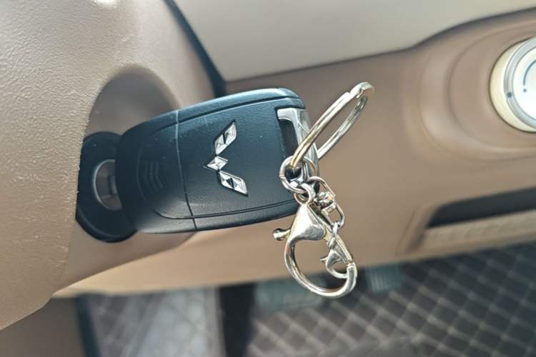 Used Wuling Hongguang MINIEV 2025 Four-Door Version Advanced Edition Vehicle Key