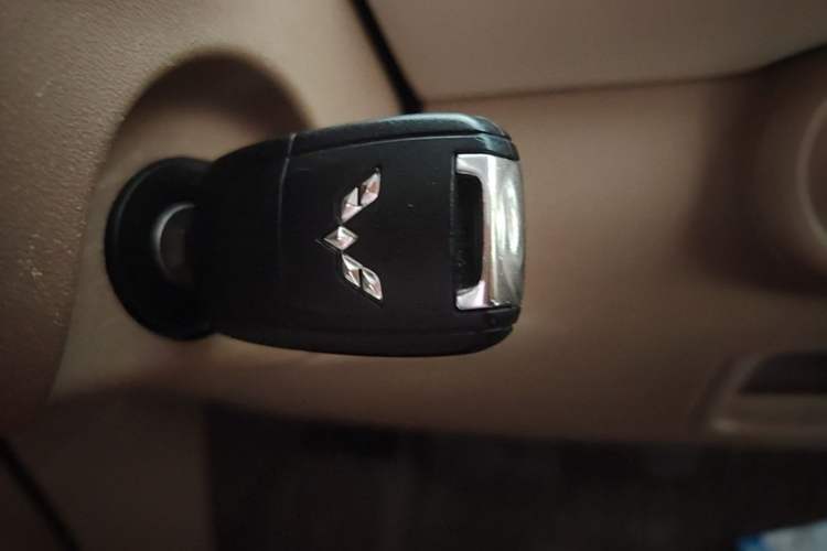 Used Wuling Hongguang MINIEV 2025 Four-Door Version Advanced Edition Vehicle Key