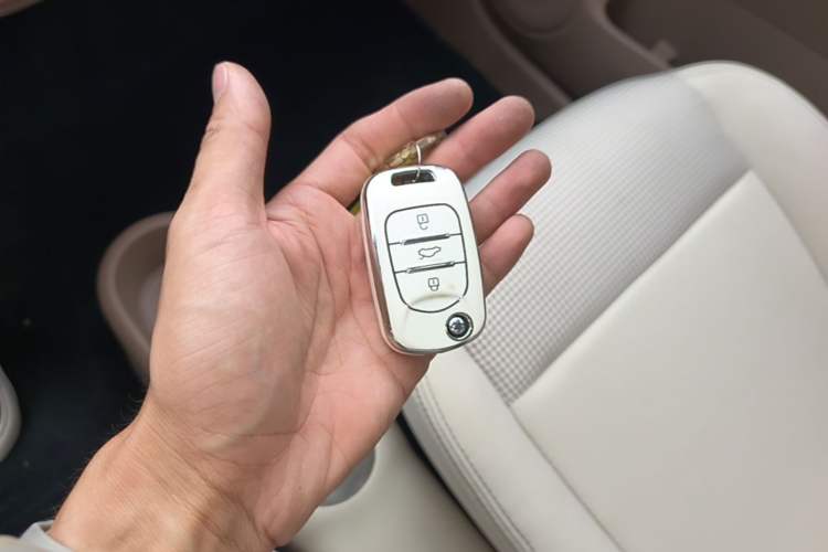 Used Wuling Hongguang MINIEV 2025 Four-Door Version Advanced Edition Vehicle Key