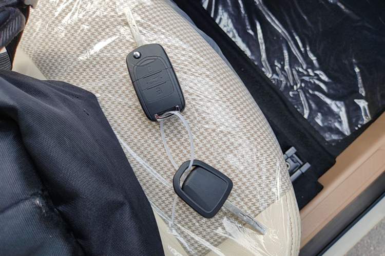 Used Wuling Hongguang MINIEV 2025 Four-Door Version Advanced Edition Vehicle Key