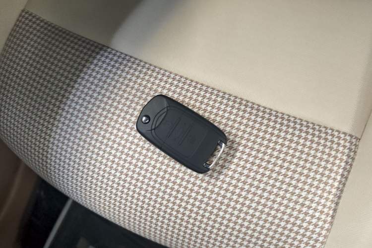 Used Wuling Hongguang MINIEV 2025 Four-Door Version Advanced Edition Vehicle Key