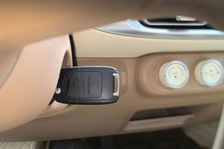 Used Wuling Hongguang MINIEV 2025 Four-Door Version Advanced Edition Vehicle Key