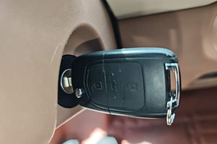 Used Wuling Hongguang MINIEV 2025 Four-Door Version Advanced Edition Vehicle Key