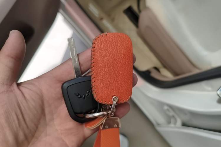 Used Wuling Hongguang MINIEV 2025 Four-Door Version Advanced Edition Vehicle Key