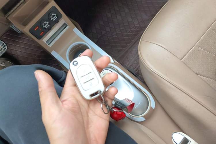 Used Wuling Hongguang MINIEV 2025 Four-Door Version Advanced Edition Vehicle Key