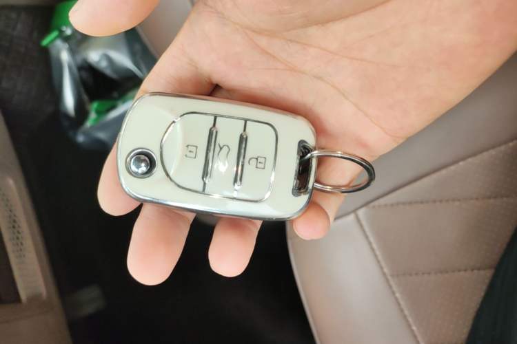 Used Wuling Hongguang MINIEV 2025 Four-Door Version Advanced Edition Vehicle Key