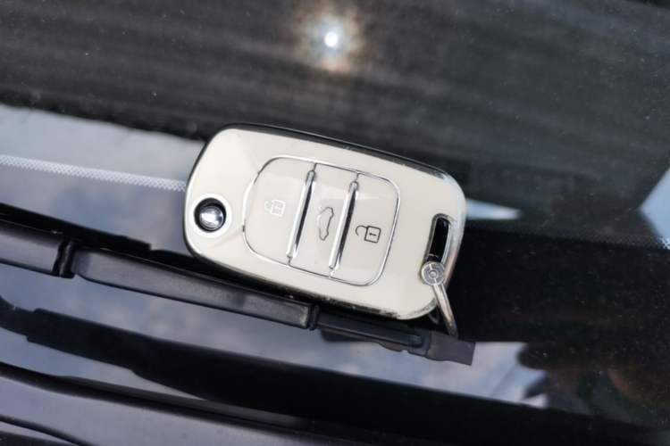 Used Wuling Hongguang MINIEV 2025 Four-Door Version Advanced Edition Vehicle Key