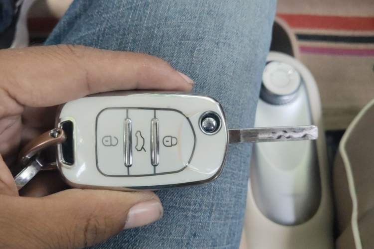 Used Wuling Hongguang MINIEV 2025 Four-Door Version Advanced Edition Vehicle Key