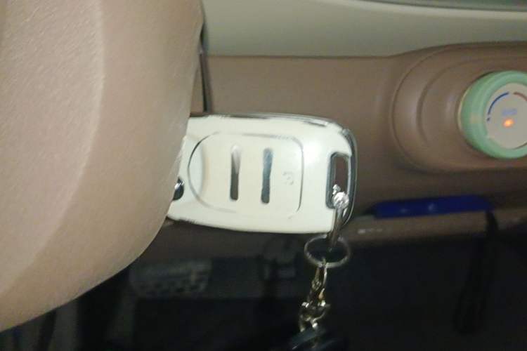 Used Wuling Hongguang MINIEV 2025 Four-Door Version Advanced Edition Vehicle Key