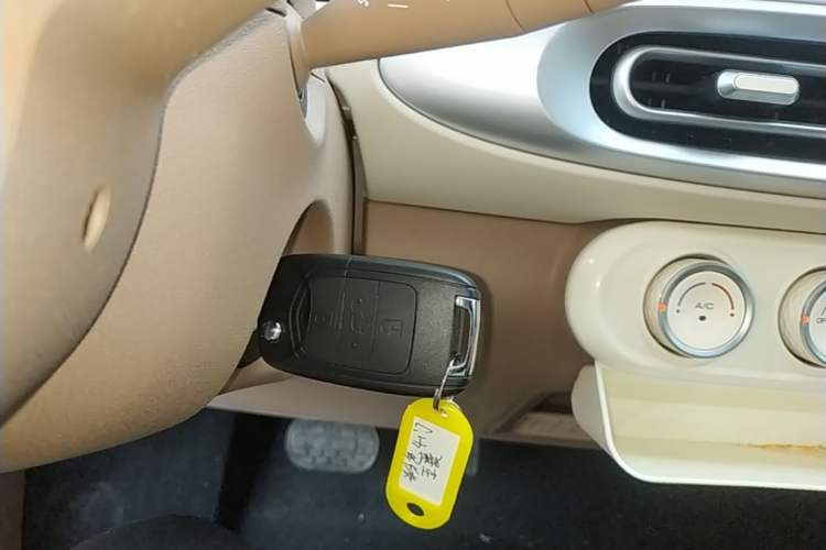 Used Wuling Hongguang MINIEV 2025 Four-Door Version Advanced Edition Vehicle Key