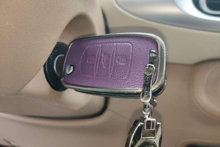 Used Wuling Hongguang MINIEV 2025 Four-Door Version Advanced Edition Vehicle Key