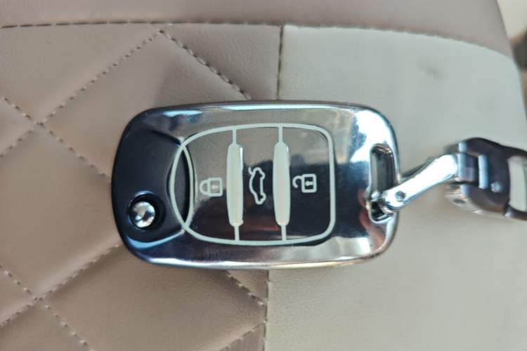 Used Wuling Hongguang MINIEV 2025 Four-Door Version Advanced Edition Vehicle Key