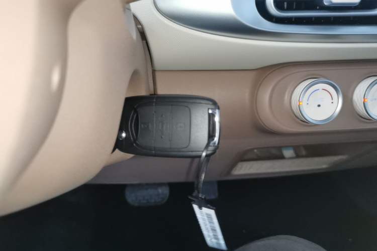 Used Wuling Hongguang MINIEV 2025 Four-Door Version Advanced Edition Vehicle Key