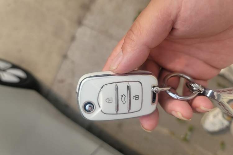 Used Wuling Hongguang MINIEV 2025 Four-Door Version Advanced Edition Vehicle Key