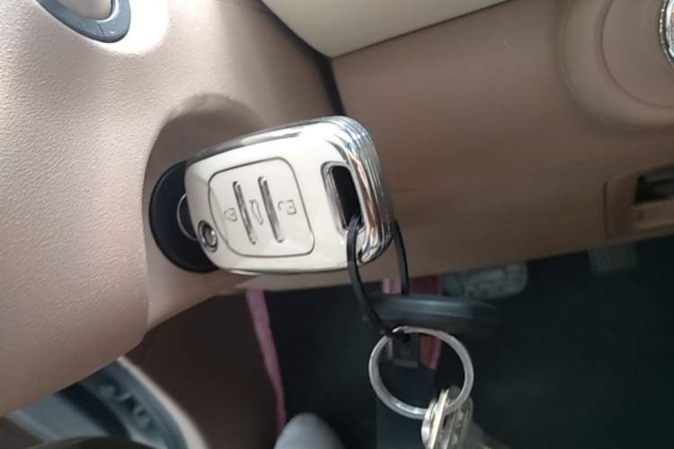 Used Wuling Hongguang MINIEV 2025 Four-Door Version Advanced Edition Vehicle Key