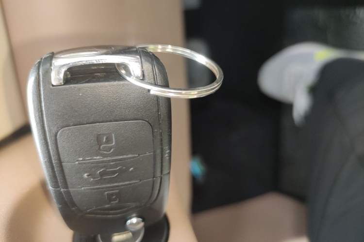 Used Wuling Hongguang MINIEV 2025 Four-Door Version Advanced Edition Vehicle Key