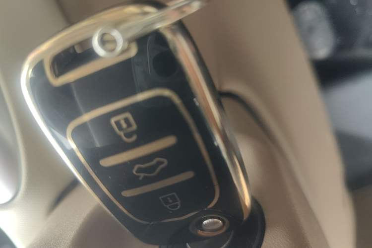 Used Wuling Hongguang MINIEV 2025 Four-Door Version Advanced Edition Vehicle Key