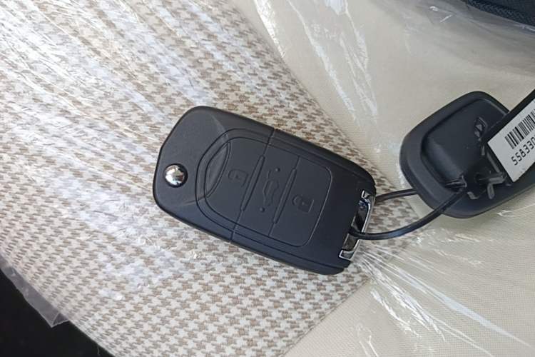 Used Wuling Hongguang MINIEV 2025 Four-Door Version Advanced Edition Vehicle Key