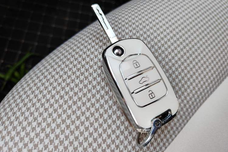 Used Wuling Hongguang MINIEV 2025 Four-Door Version Advanced Edition Vehicle Key