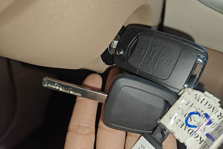Used Wuling Hongguang MINIEV 2025 Four-Door Version Advanced Edition Vehicle Key