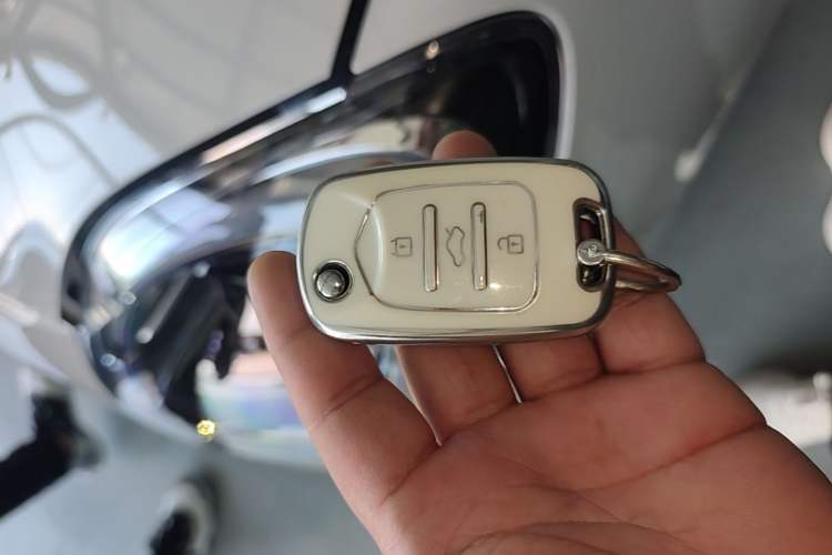 Used Wuling Hongguang MINIEV 2025 Four-Door Version Advanced Edition Vehicle Key