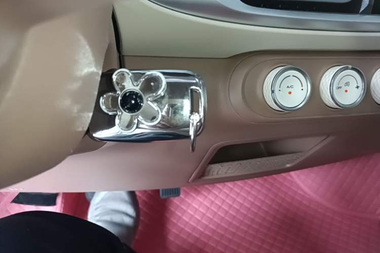 Used Wuling Hongguang MINIEV 2025 Four-Door Version Advanced Edition Vehicle Key