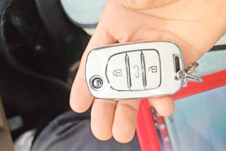 Used Wuling Hongguang MINIEV 2025 Four-Door Version Advanced Edition Vehicle Key