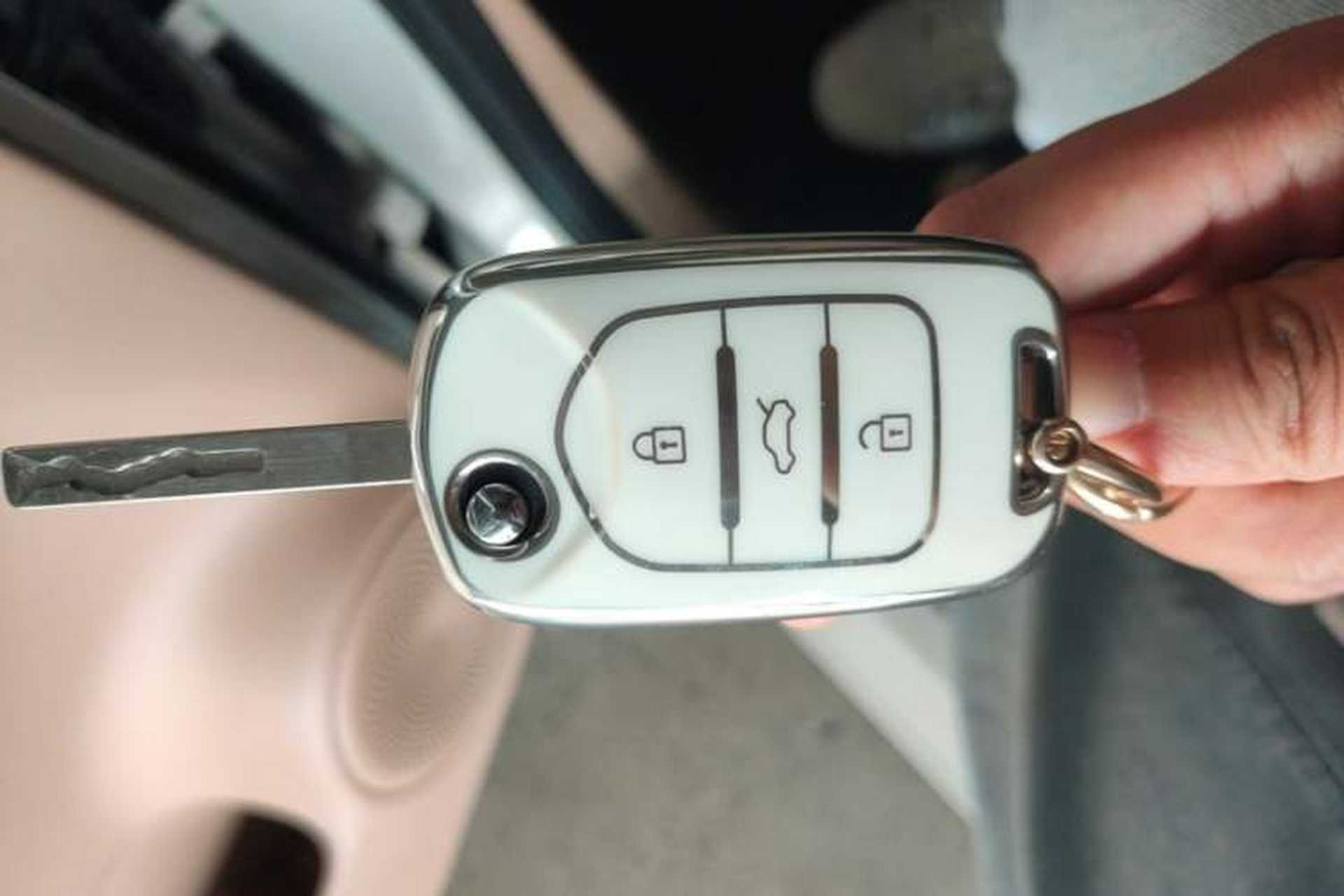 Used Wuling Hongguang MINIEV 2025 Four-Door Version Advanced Edition Vehicle Key