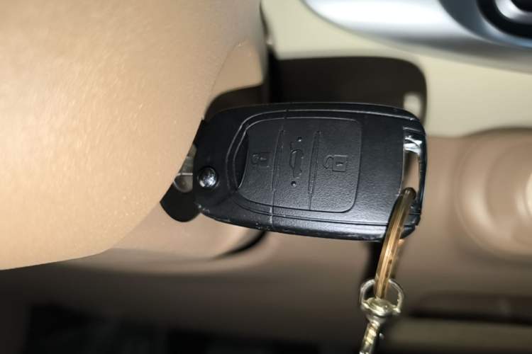 Used Wuling Hongguang MINIEV 2025 Four-Door Version Advanced Edition Vehicle Key
