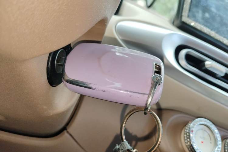 Used Wuling Hongguang MINIEV 2025 Four-Door Version Advanced Edition Vehicle Key