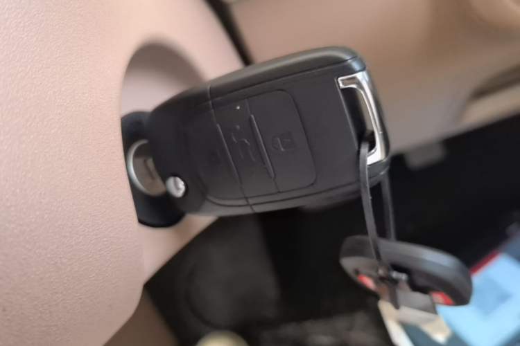 Used Wuling Hongguang MINIEV 2025 Four-Door Version Advanced Edition Vehicle Key