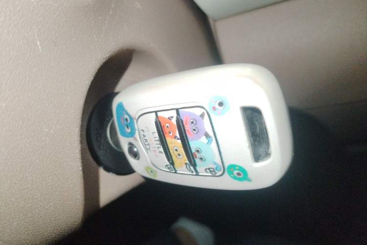 Used Wuling Hongguang MINIEV 2025 Four-Door Version Advanced Edition Vehicle Key