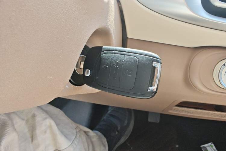 Used Wuling Hongguang MINIEV 2025 Four-Door Version Advanced Edition Vehicle Key