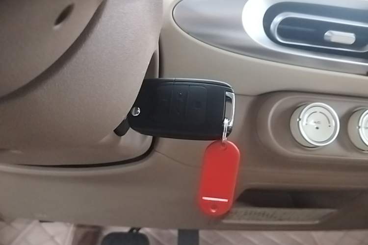 Used Wuling Hongguang MINIEV 2025 Four-Door Version Premium Edition Vehicle Key