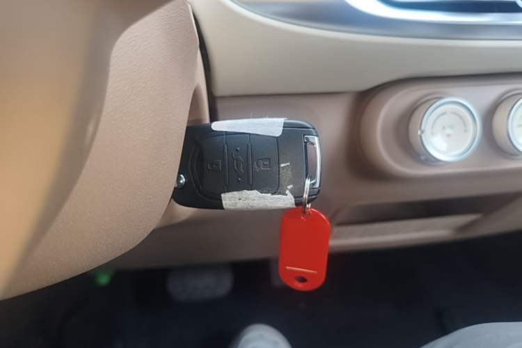 Used Wuling Hongguang MINIEV 2025 Four-Door Version Advanced Edition Vehicle Key