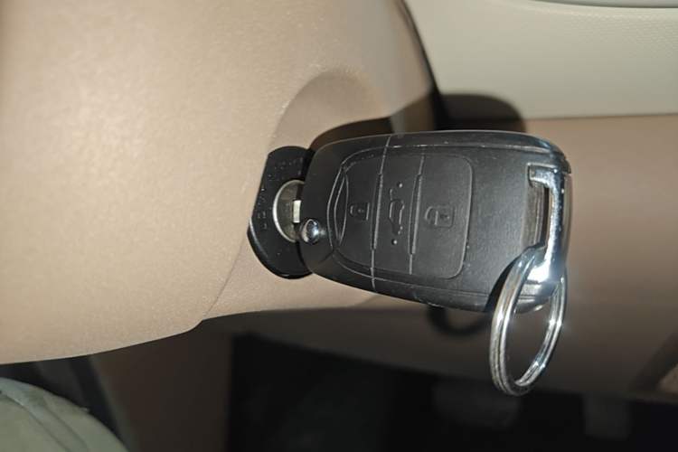 Used Wuling Hongguang MINIEV 2025 Four-Door Version Advanced Edition Vehicle Key