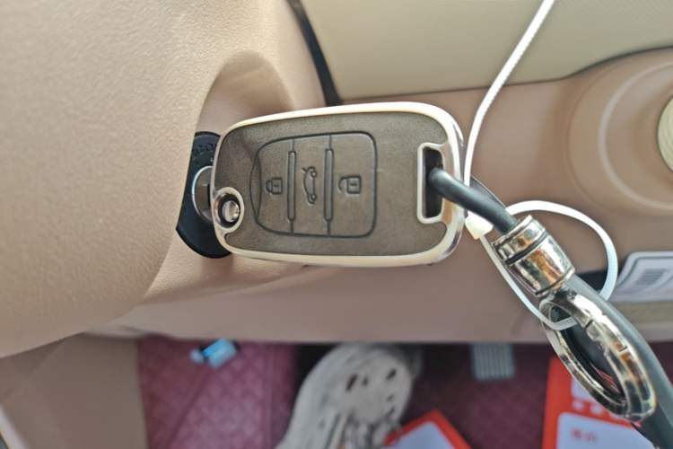 Used Wuling Hongguang MINIEV 2025 Four-Door Version Advanced Edition Vehicle Key