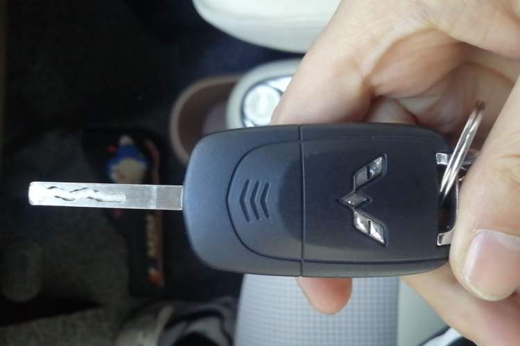 Used Wuling Hongguang MINIEV 2025 Four-Door Version Advanced Edition Vehicle Key