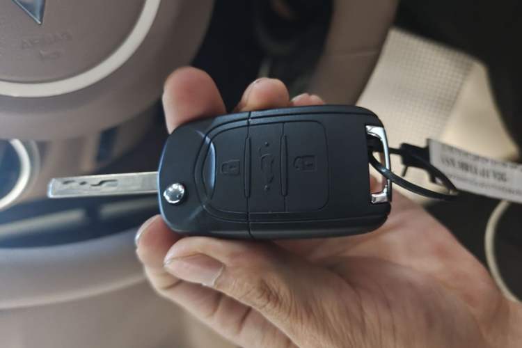 Used Wuling Hongguang MINIEV 2025 Four-Door Version Advanced Edition Vehicle Key