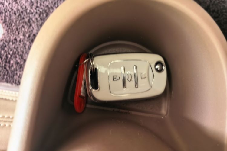 Used Wuling Hongguang MINIEV 2025 Four-Door Version Advanced Edition Vehicle Key