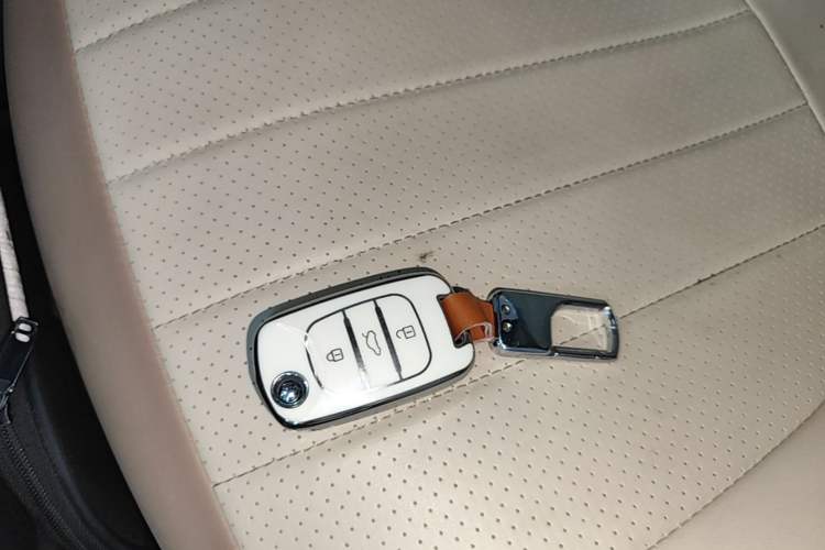 Used Wuling Hongguang MINIEV 2025 Four-Door Version Advanced Edition Vehicle Key