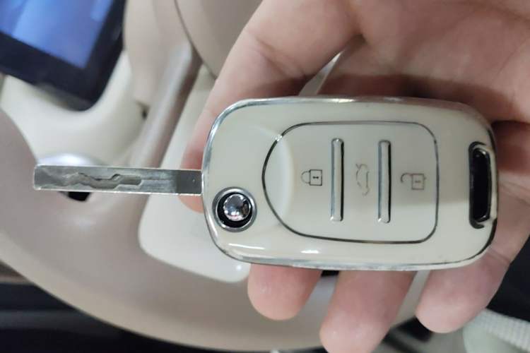 Used Wuling Hongguang MINIEV 2025 Four-Door Version Advanced Edition Vehicle Key