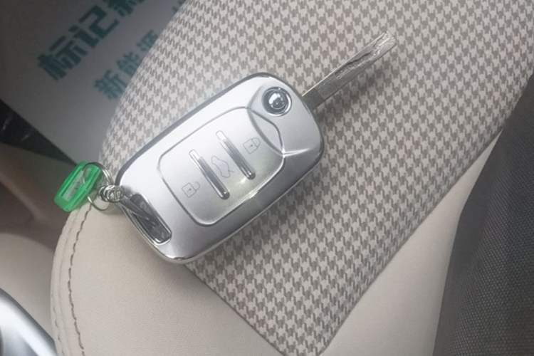 Used Wuling Hongguang MINIEV 2025 Four-Door Version Advanced Edition Vehicle Key