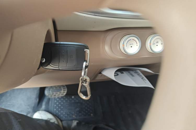 Used Wuling Hongguang MINIEV 2025 Four-Door Version Advanced Edition Vehicle Key
