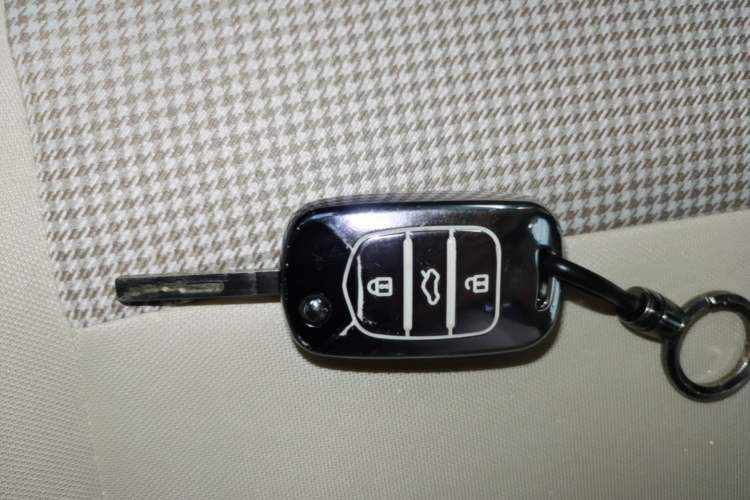 Used Wuling Hongguang MINIEV 2025 Four-Door Version Advanced Edition Vehicle Key