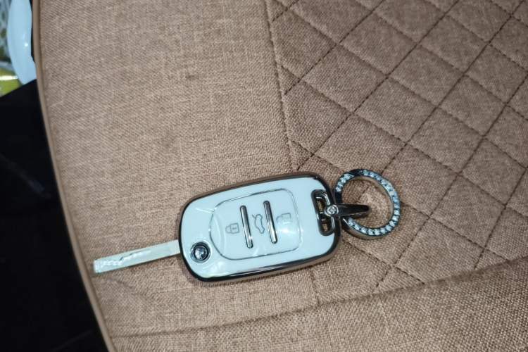 Used Wuling Hongguang MINIEV 2025 Four-Door Version Advanced Edition Vehicle Key